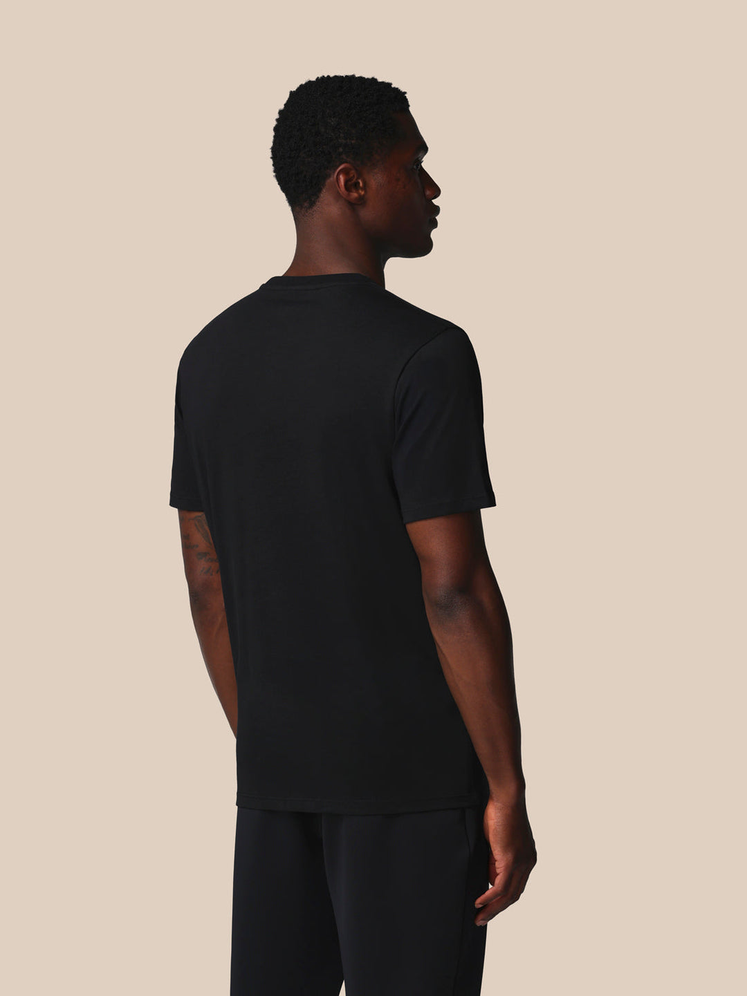 Castore Adapt Short Sleeve Graphic T-Shirt Men Black